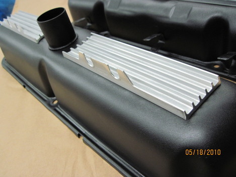 Mopar 273HP 'Commando' valve covers in Wetstone Black (wrinkle) with polished / cleared fins